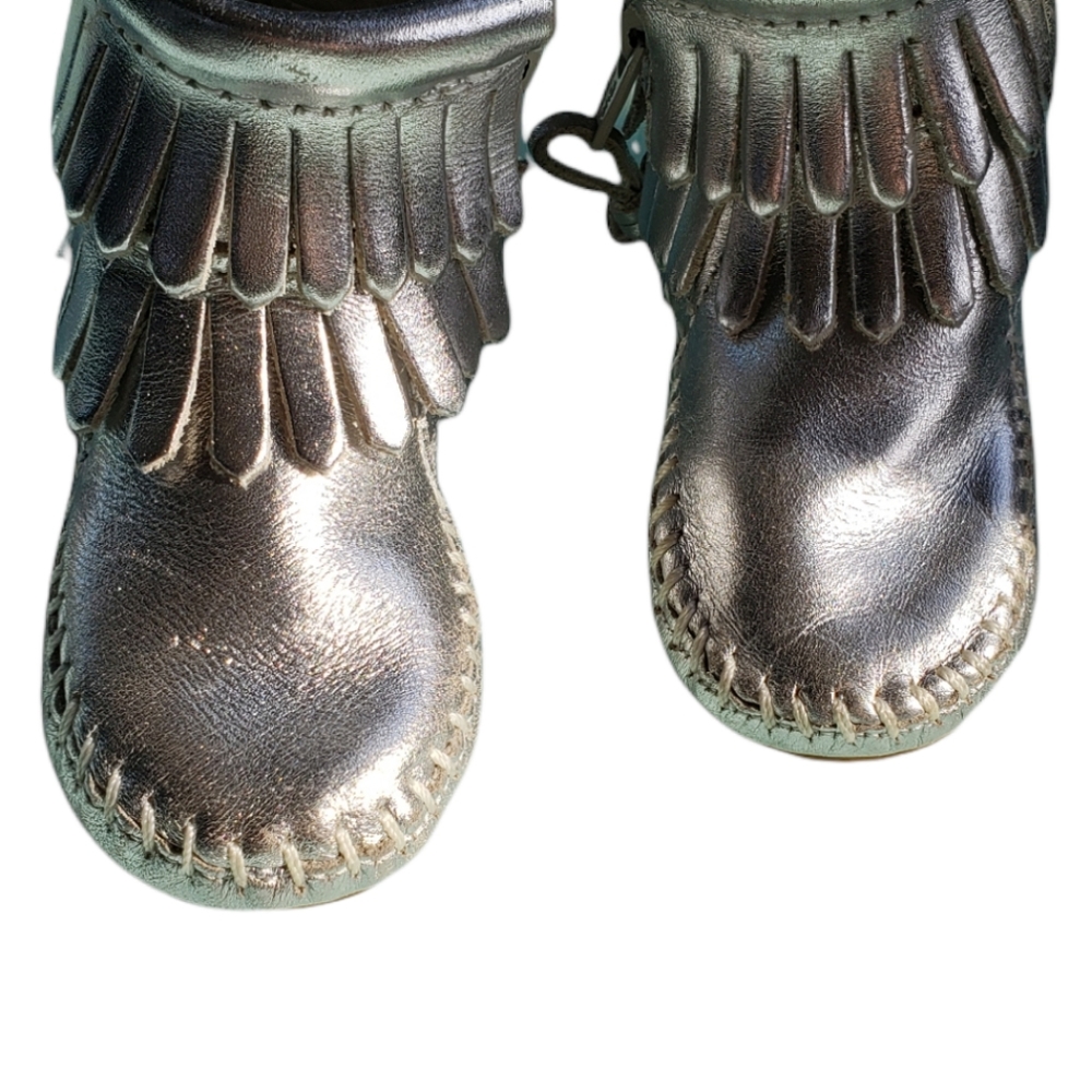 Minnetonka Baby Moccasins. Silver Size 2
